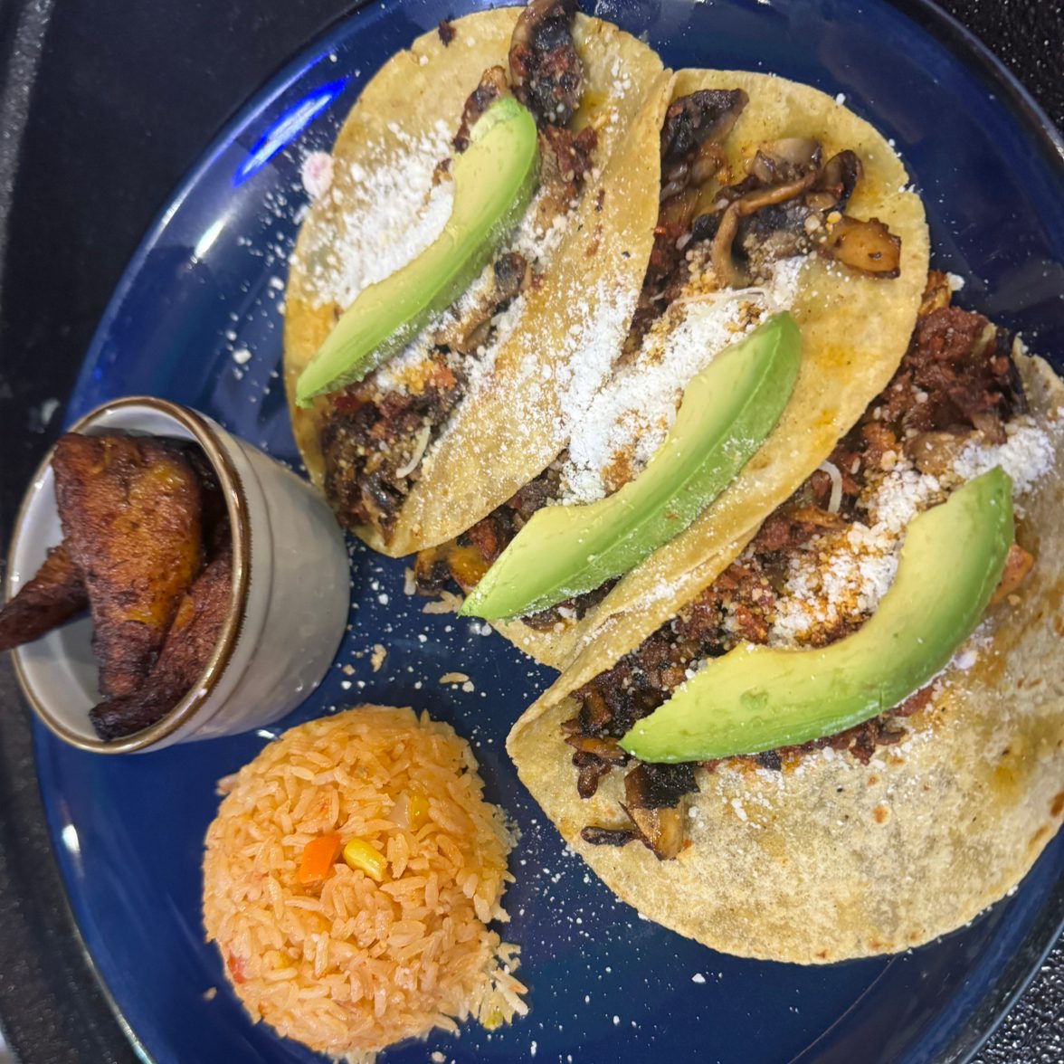 Chorizo W/Mushrooms Taco Meal.