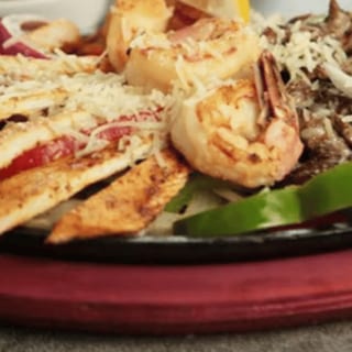 Chicken w/Shrimp Al Mojo De Ajo